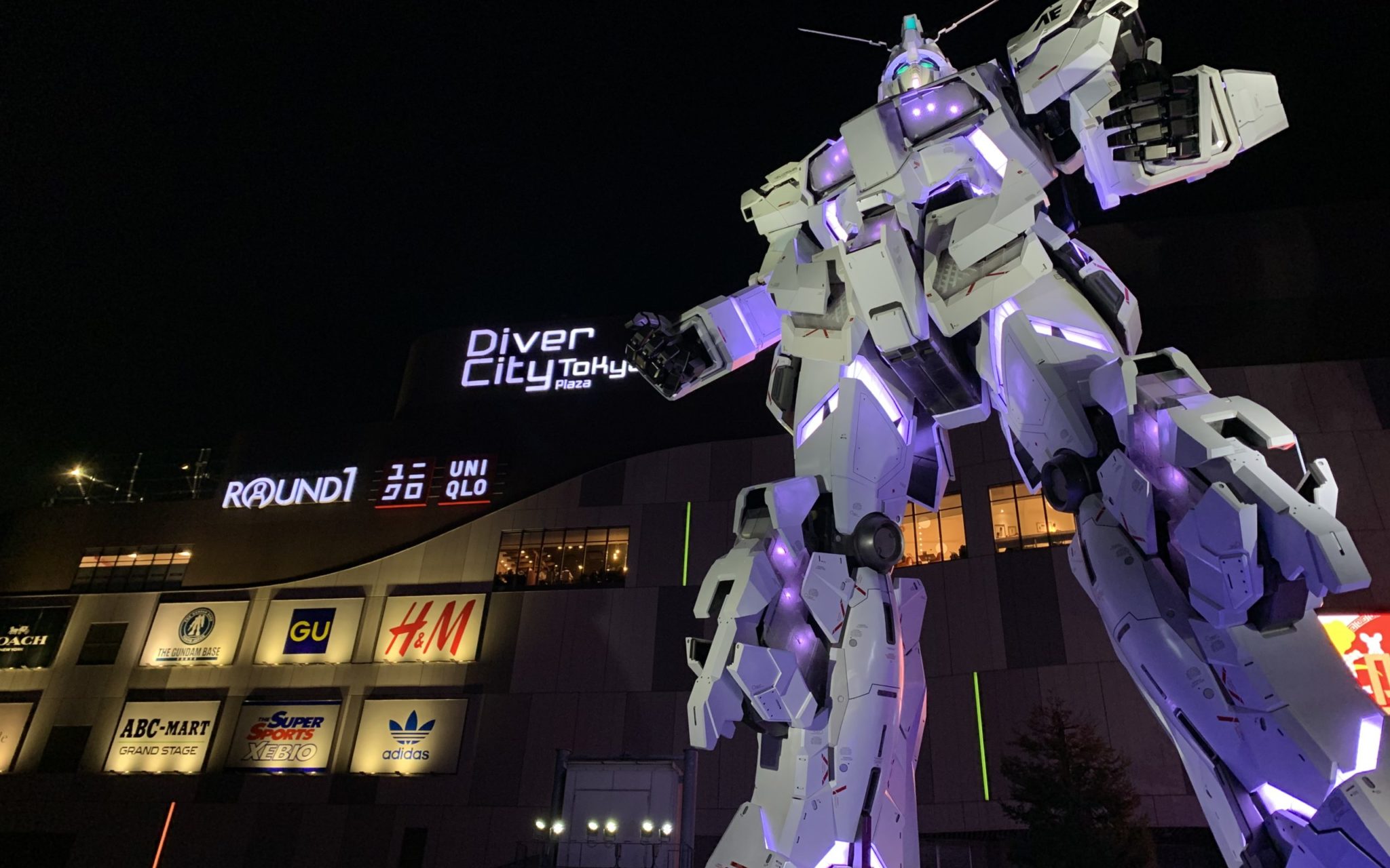 new gundam statue